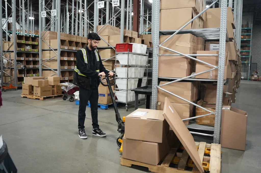 A Guide to Shipping Furniture Across Canada for FBA and eCommerce Sellers (2026) 5 Amz prep - right 3pl partner for furniture